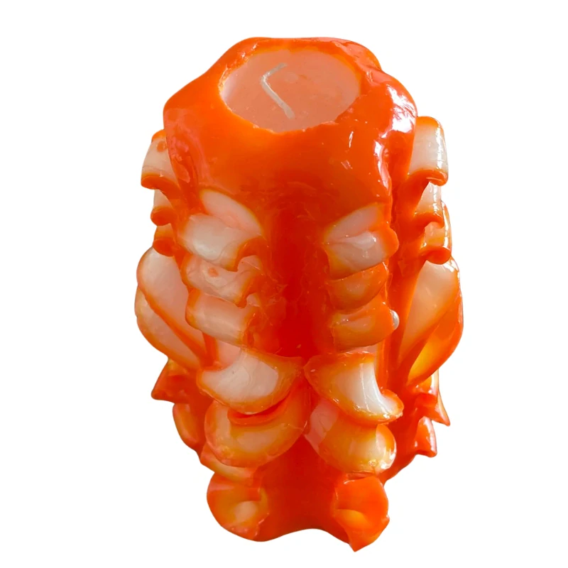 Řezaná svíčka oranžová s perličkami